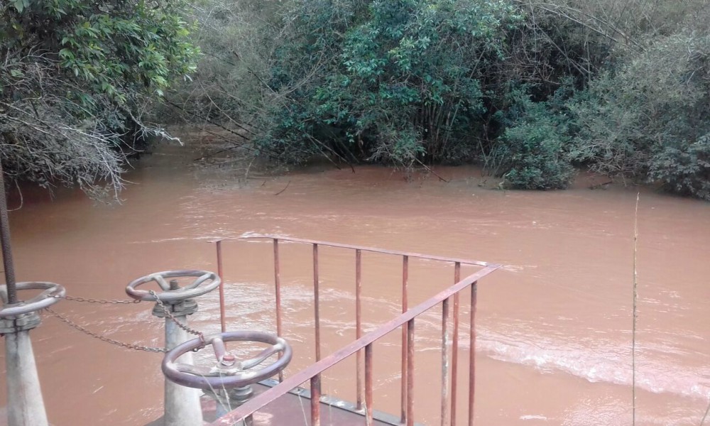 Falta agua en Oberá por una falla en la toma del arroyo Bonito