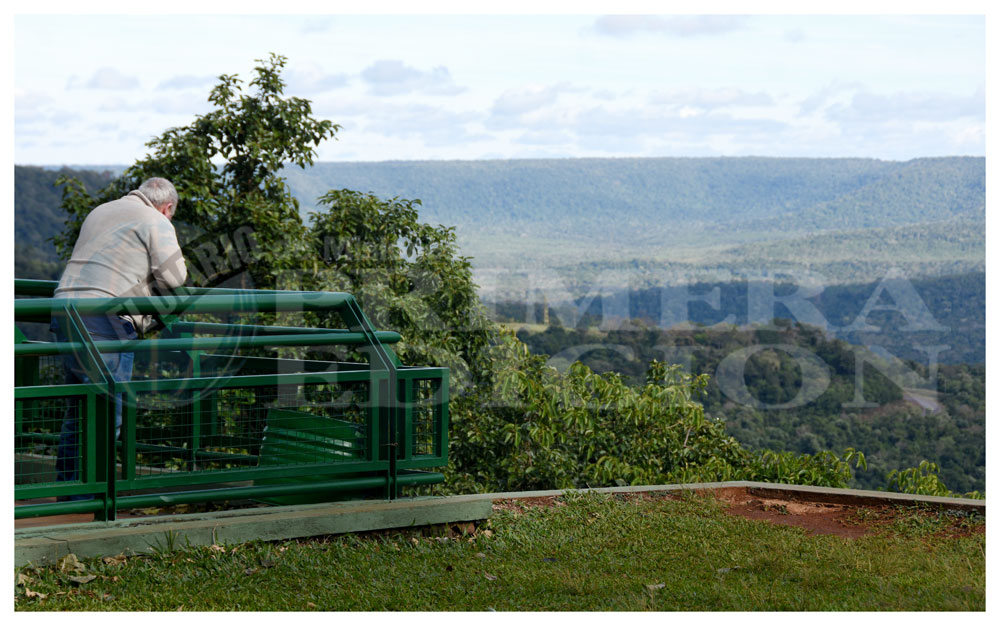 Más turistas extranjeros