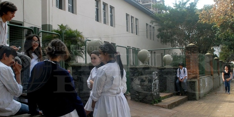 “Uno de cada tres estudiantes reprobados no vuelve a la escuela”