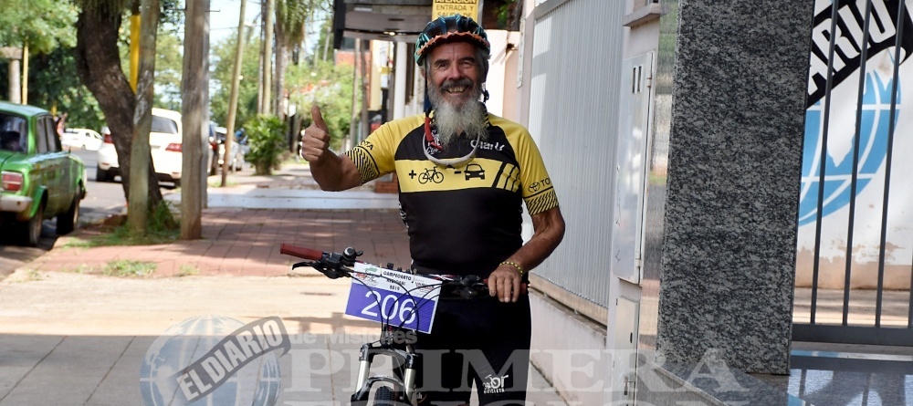 Néstor Ramón Negro encontró en la bicicleta su terapia para rehabilitarse tras un accidente automovilístico.