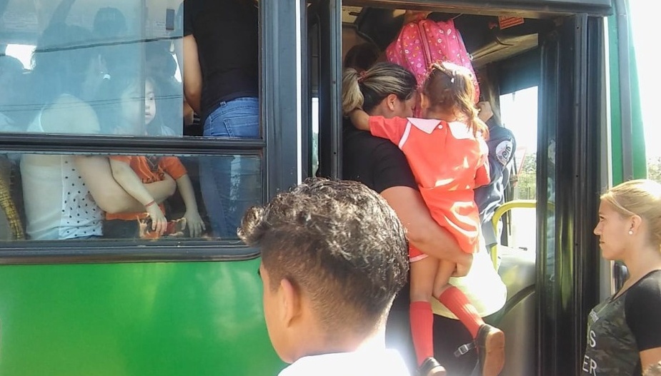 Usuarios de Garupá critican al Grupo Z por viajar “como ganado”