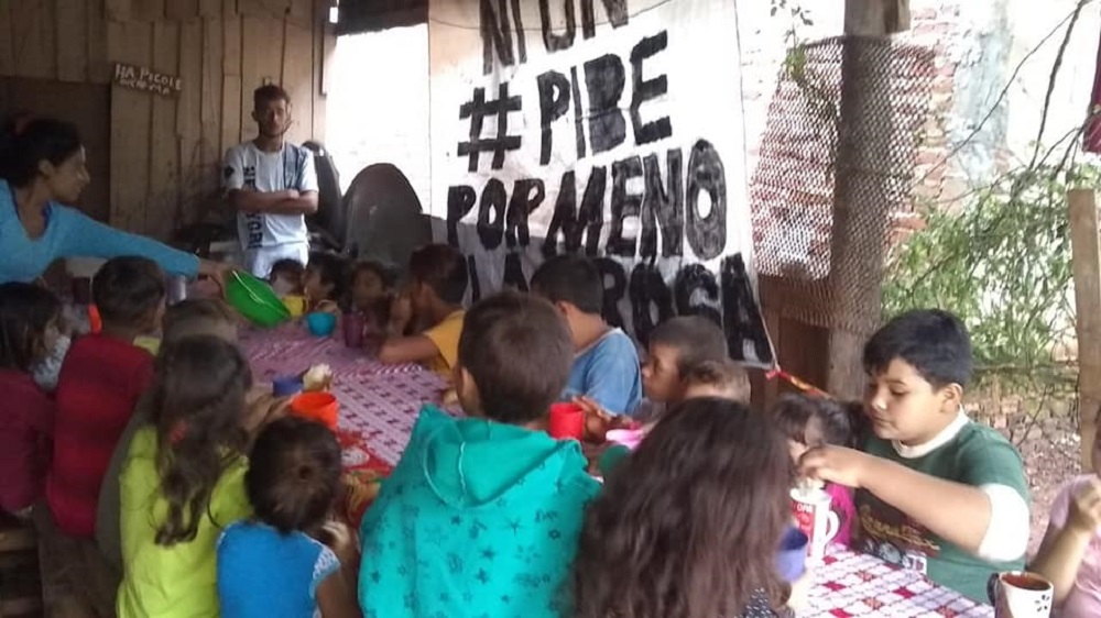 Con la entrega de libretas y becas, se inauguró oficialmente la UNAU