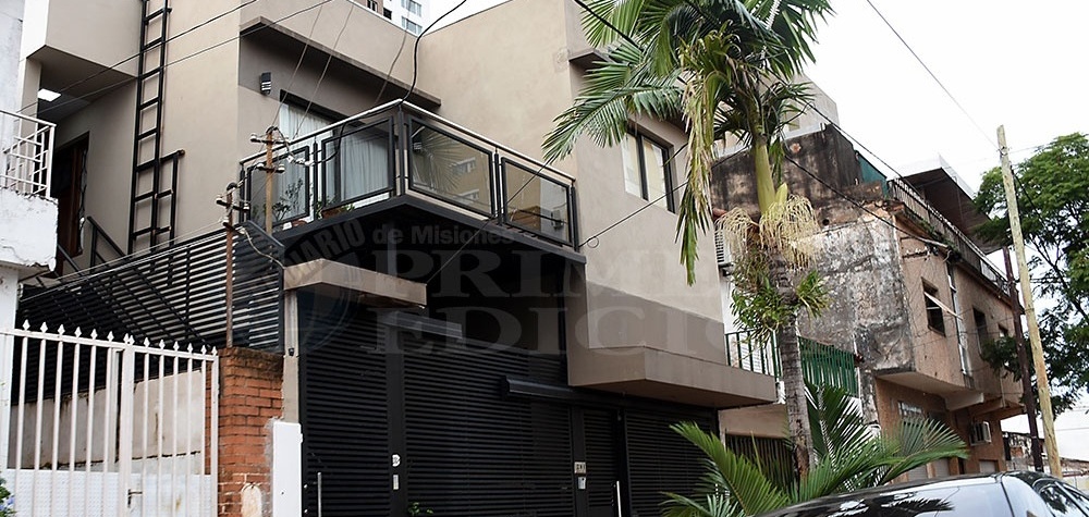 EDIFICIO MÚLTIPLE. La propiedad de planta baja de calle General Frías casi Alberdi fue la damnificada.