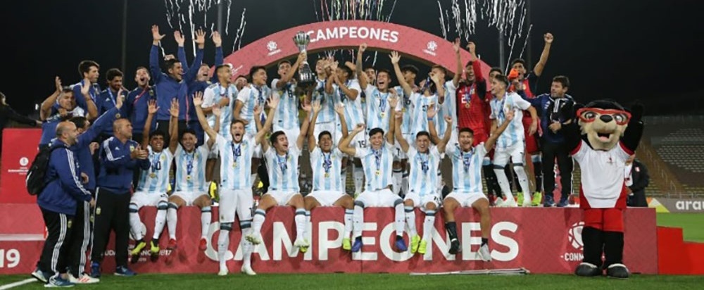 Pese a la paliza, los pibes del Sub 17 campeones del Sudamericano