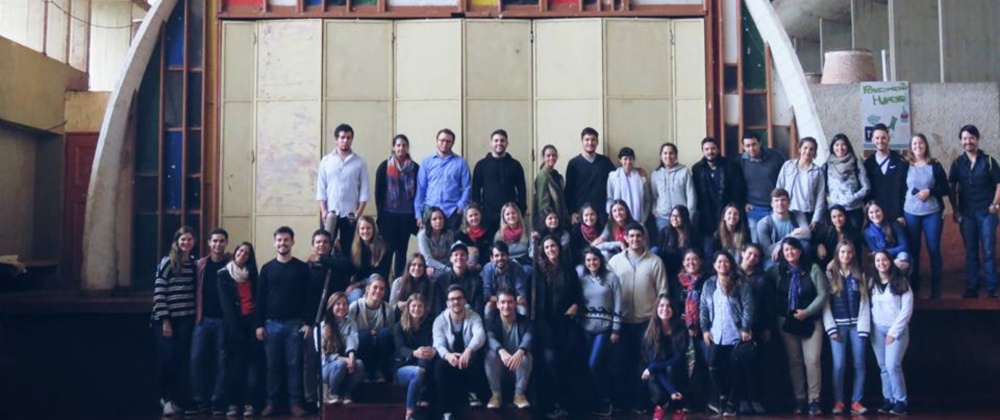 Exposición sobre arquitectura moderna en el Museo Yaparí