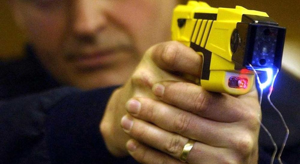 El Gobierno habilitó a las fuerzas de seguridad a usar las pistolas Taser