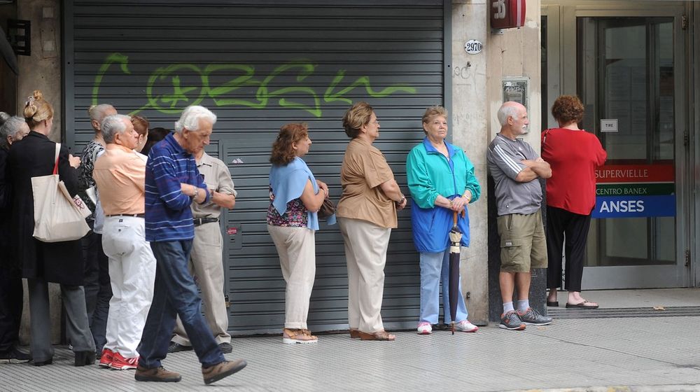 Jubilaciones: desde junio la mínima se ubicará en los 11.528 pesos