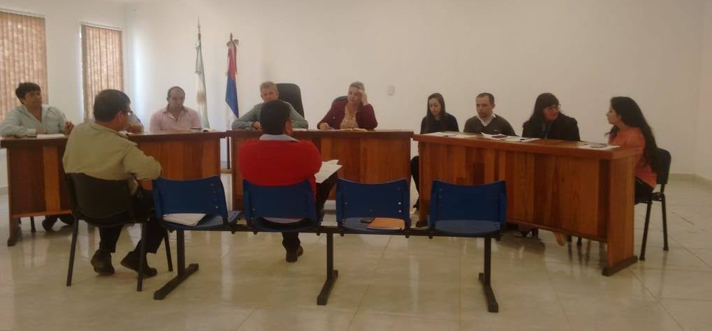 Ediles rechazan resolución judicial que restituye la banca a Novelino