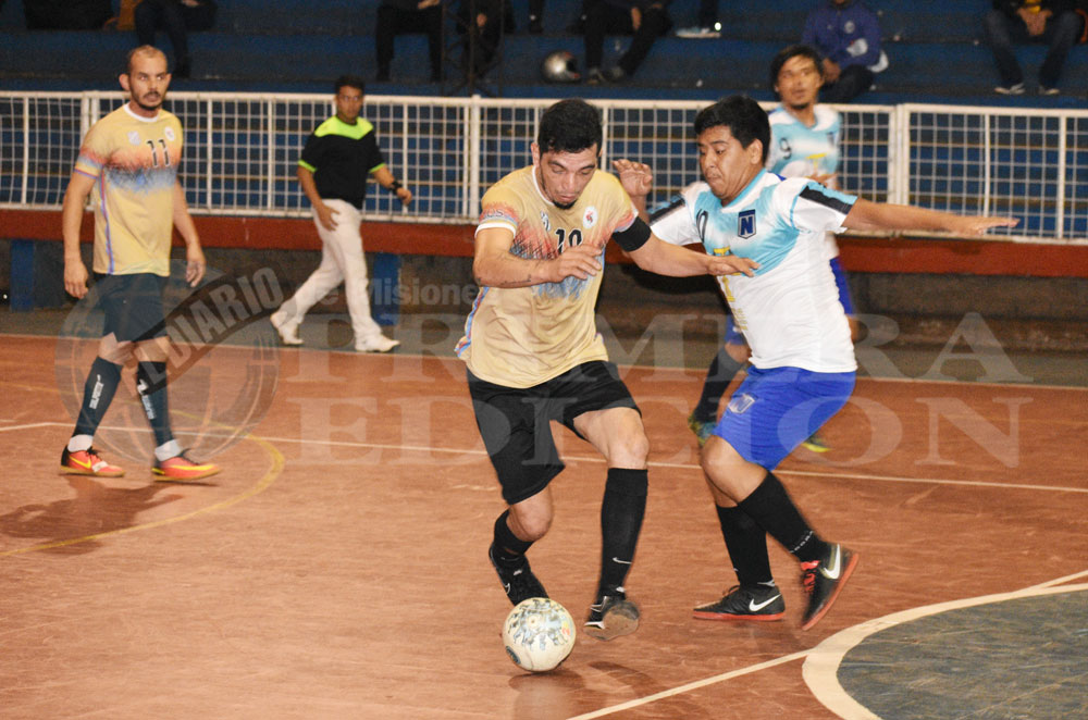 Líder por escándalo