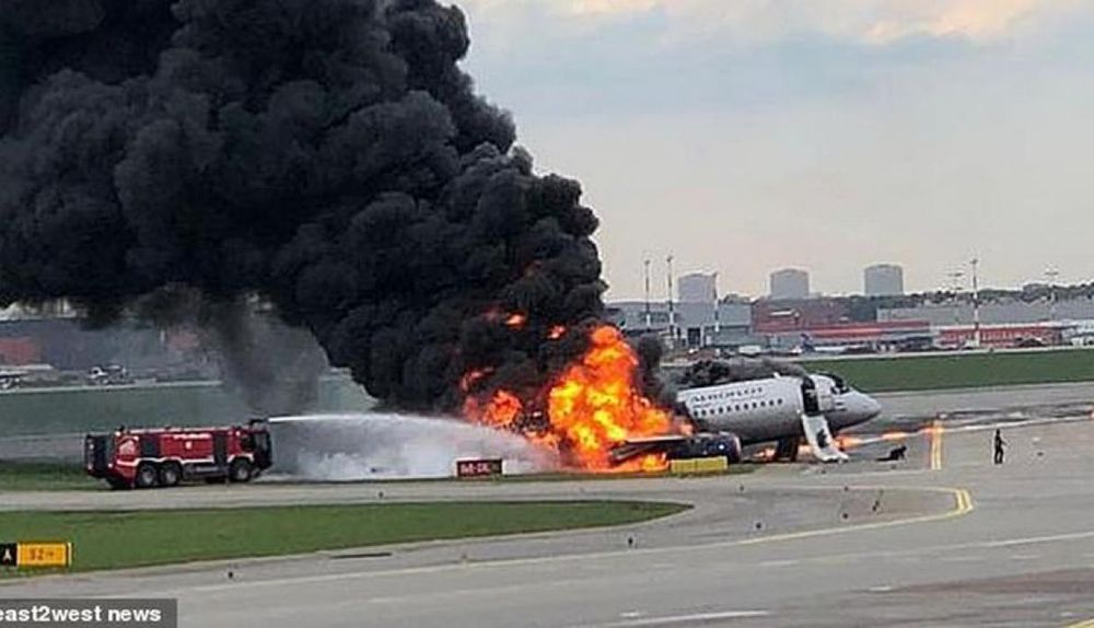 Incendio y terror a bordo de un avión en Rusia