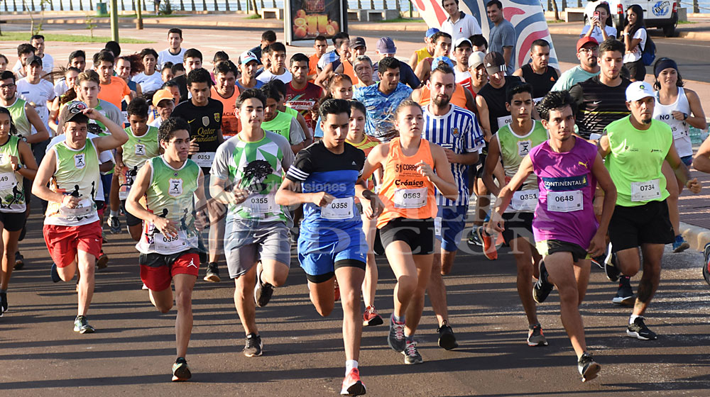 Unos 200 competidores en la Maratón por el 46º aniversario de la UNaM