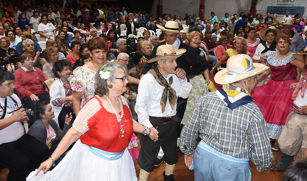 Adultos mayores celebraron a la Patria