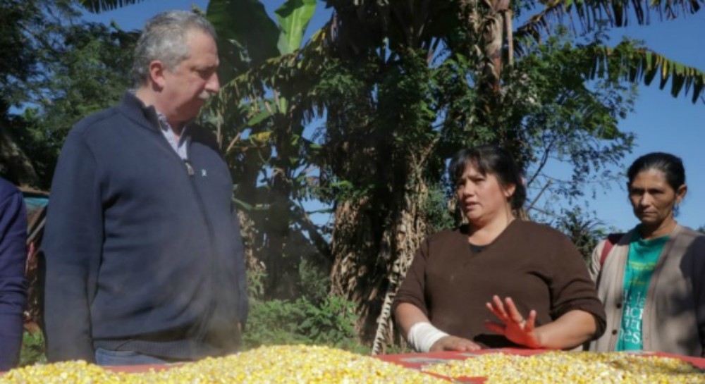 El gobernador Passalacqua visitó a productoras de maíz