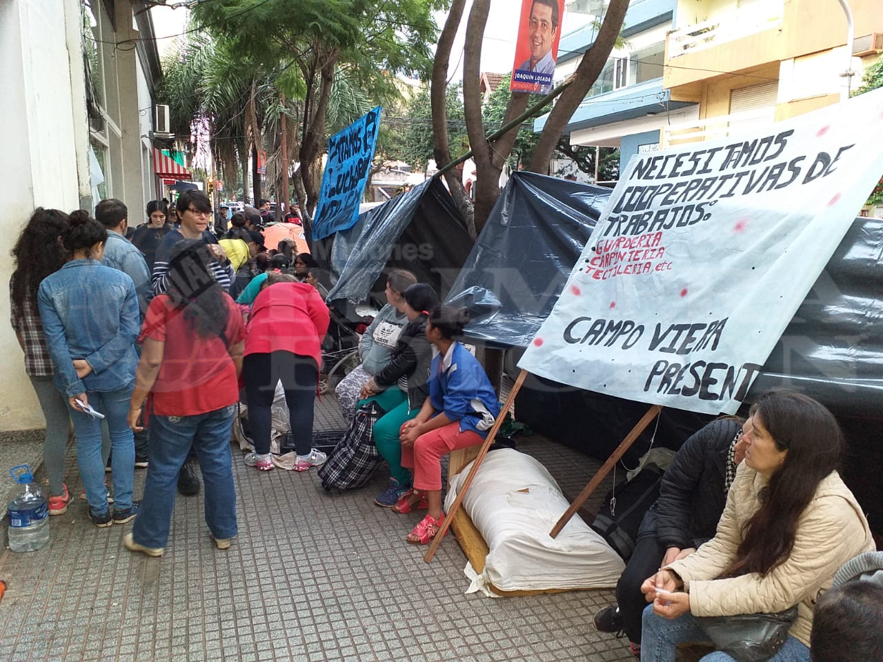 Protesta frente al Ministerio de Desarrollo Social en Posadas