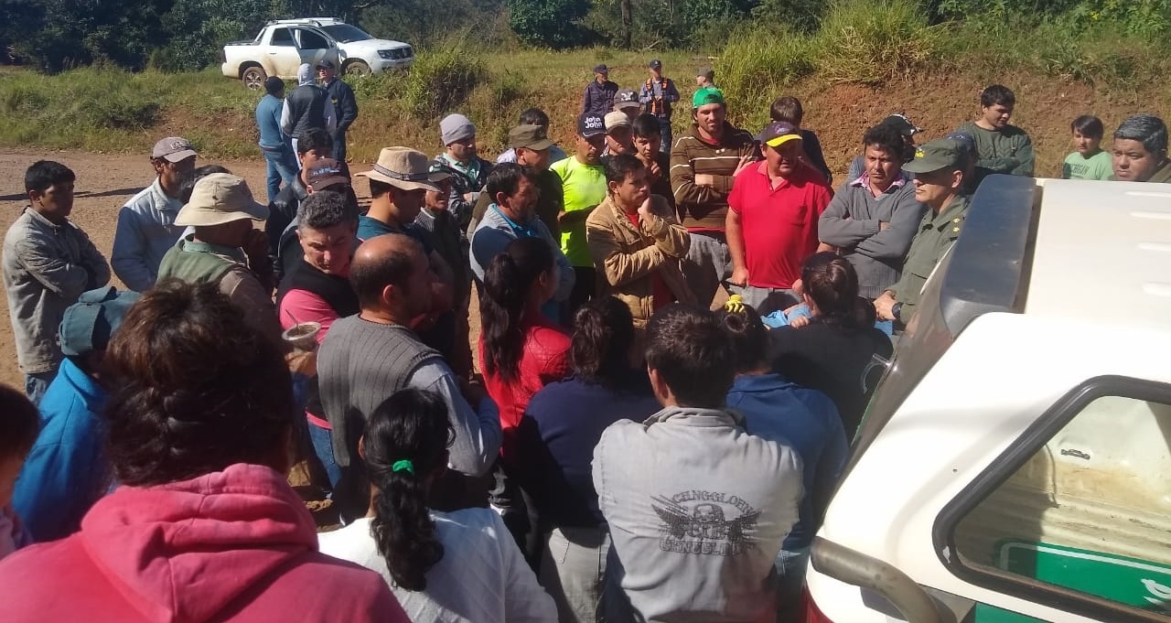 Vecinos de Cruce Caballero exigen la pavimentación de la ruta 14 en la zona