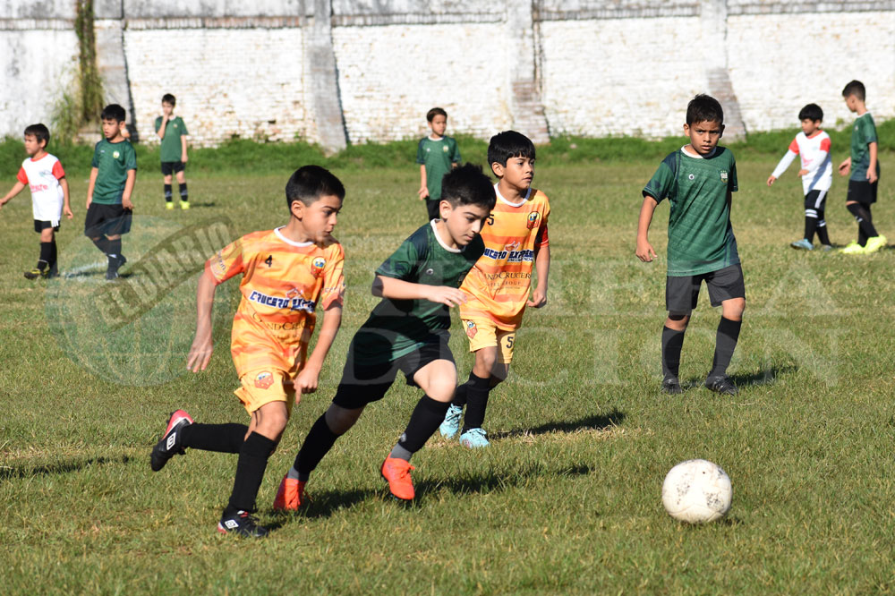 Sigue el duelo de conferencias