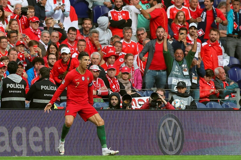 Cristiano metió a Portugal en la final