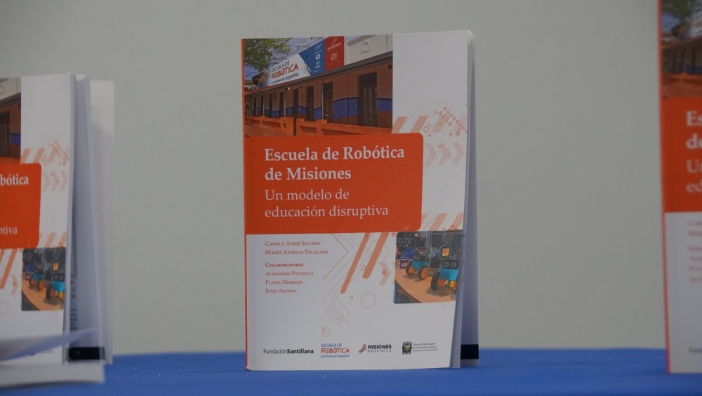 Lanzaron “Escuela de Robótica: un modelo de educación disruptiva”