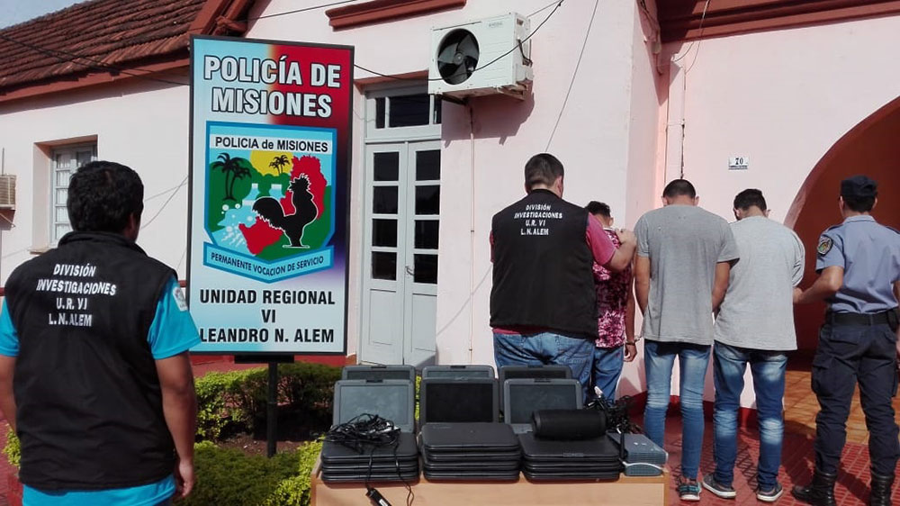 Volvieron las 17 computadoras robadas a la Escuela 62 de Alem