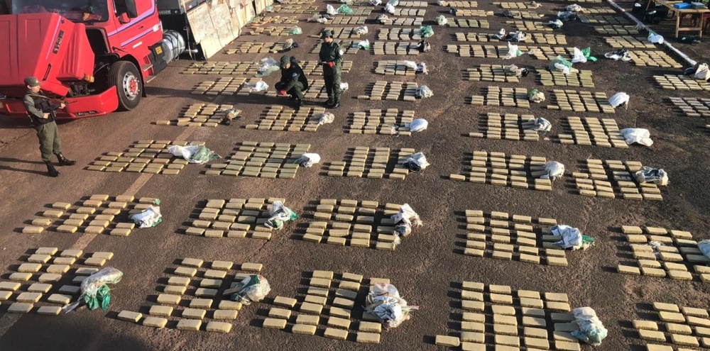Incautaron casi tres mil kilos de marihuana y detuvieron a dos narcos