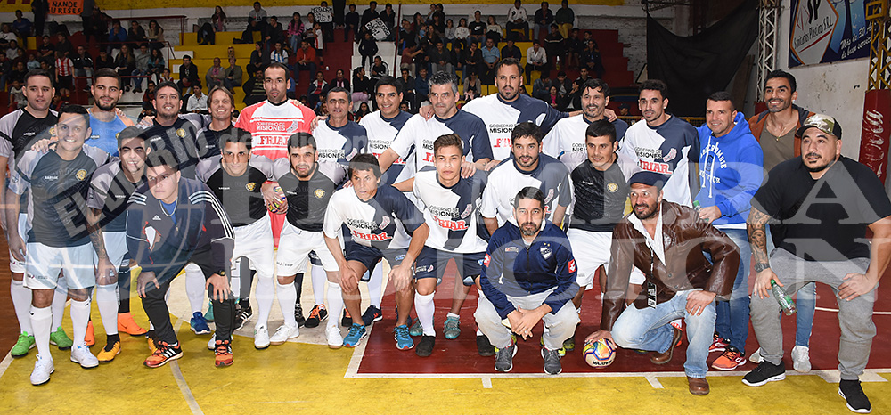 Las figuras jugaron en el club Tokio