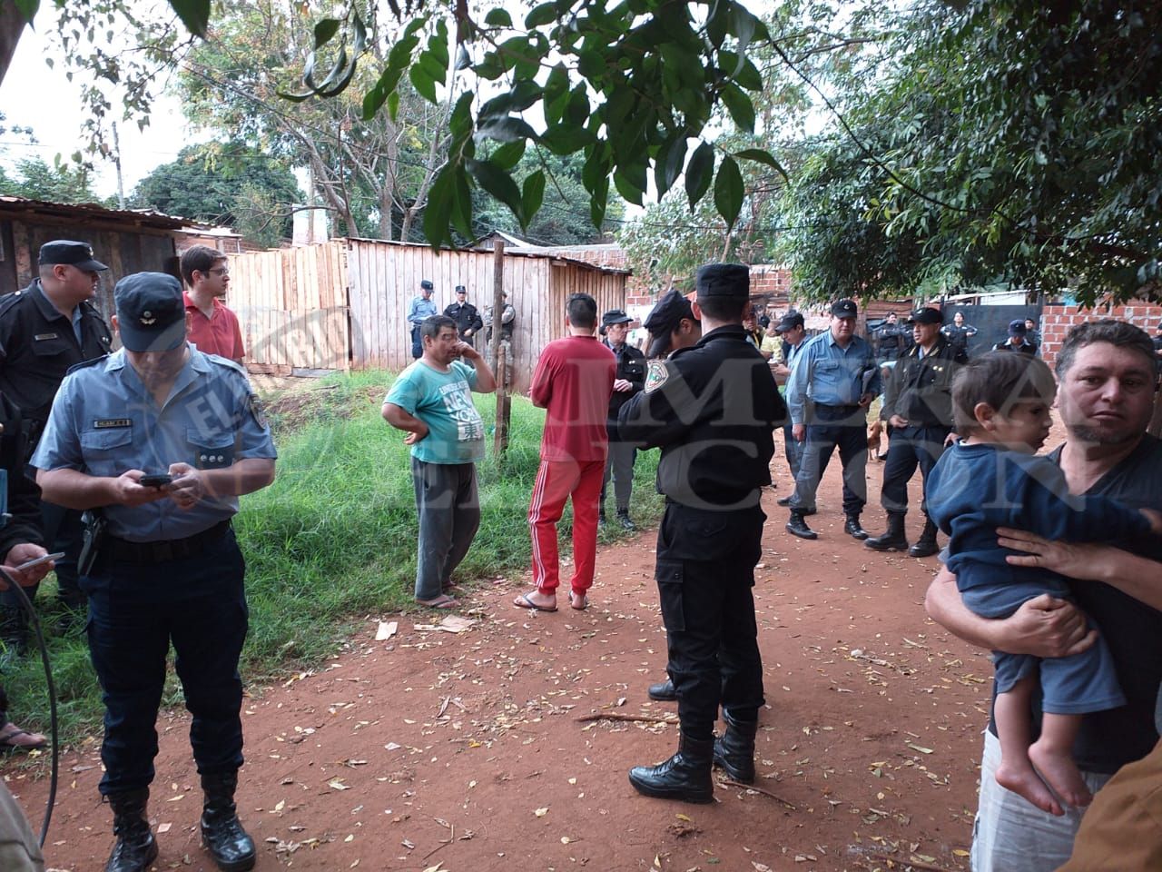 Gran operativo para desalojar a trece familias de predio privado