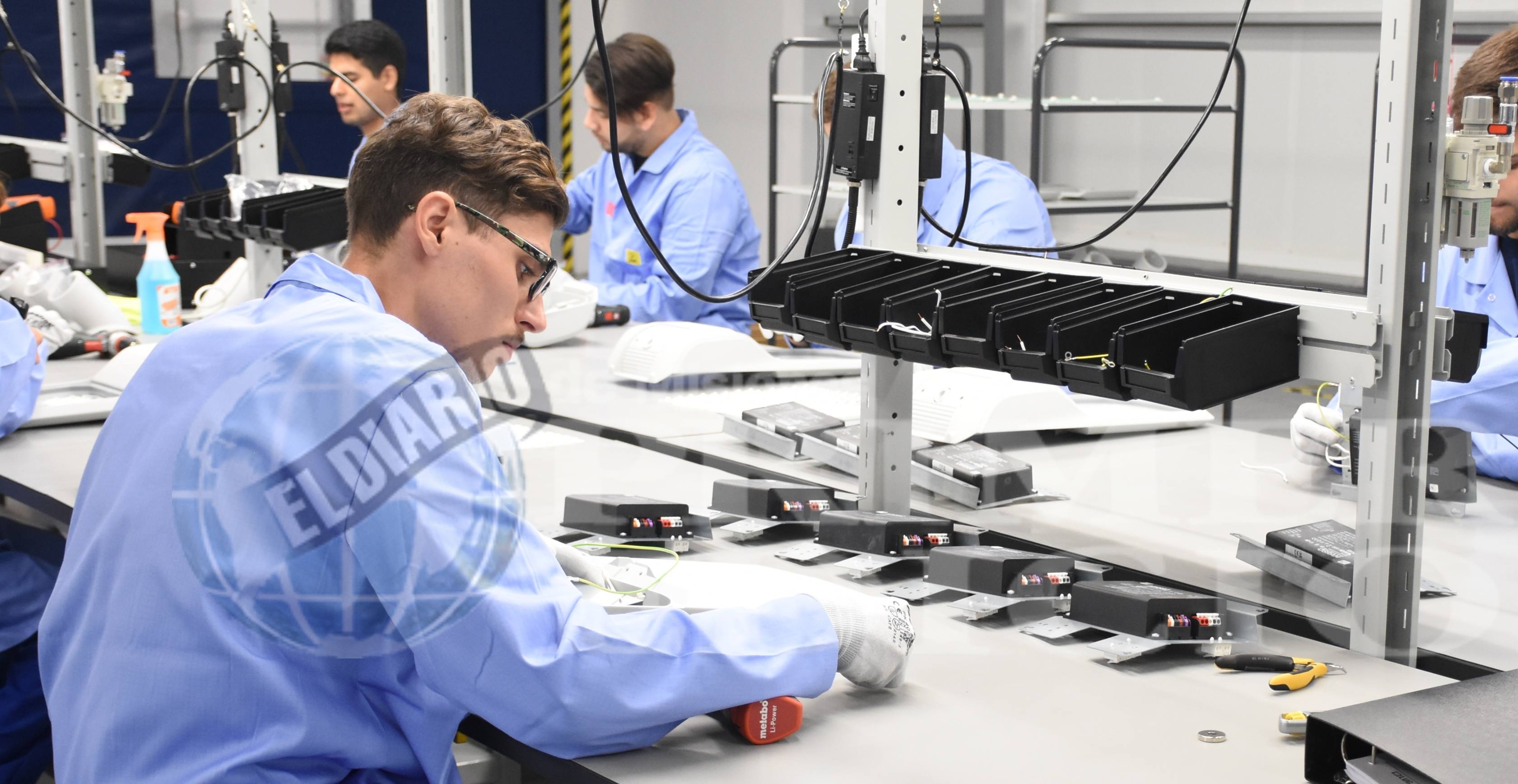 Embajada de Polonia destrabó conflicto de fábrica de luces LED