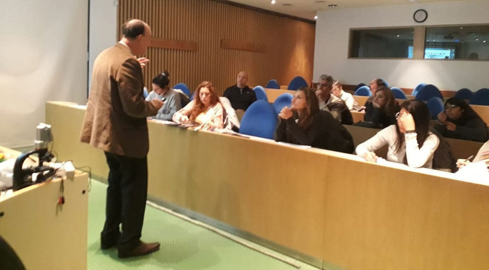 Docentes del Liceo Storni en las Jornadas “Acercar la ciencia al docente”