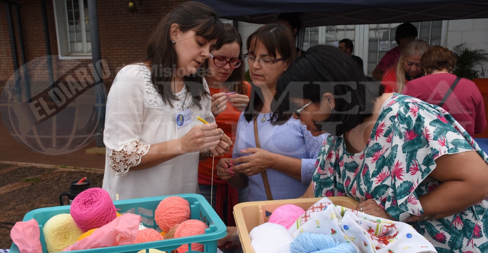Tejieron mantitas para el Hospital de Pediatría