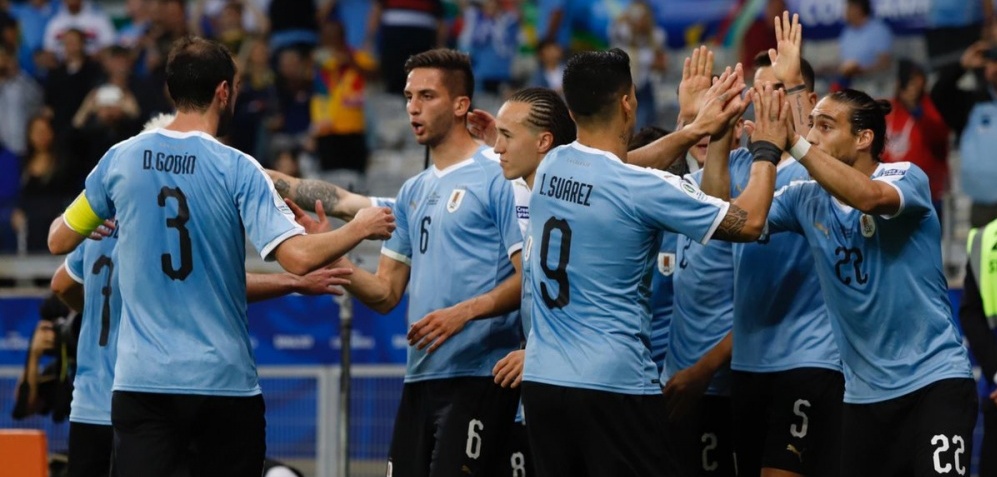 Uruguay goleó y se puso el traje de candidato