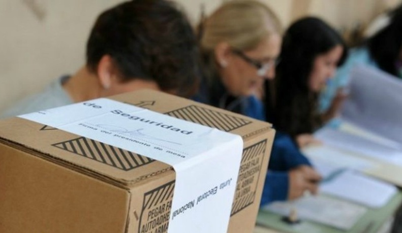 Se realiza el recuento definitivo de los votos