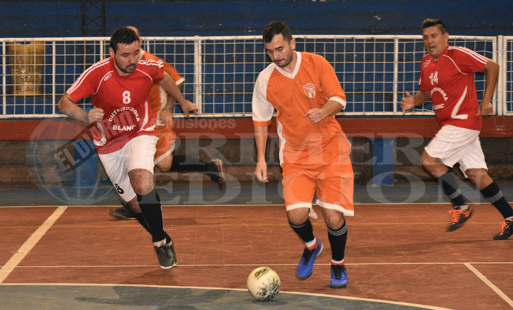 Femenino: Luz y Fuerza sacó ventaja en la ida