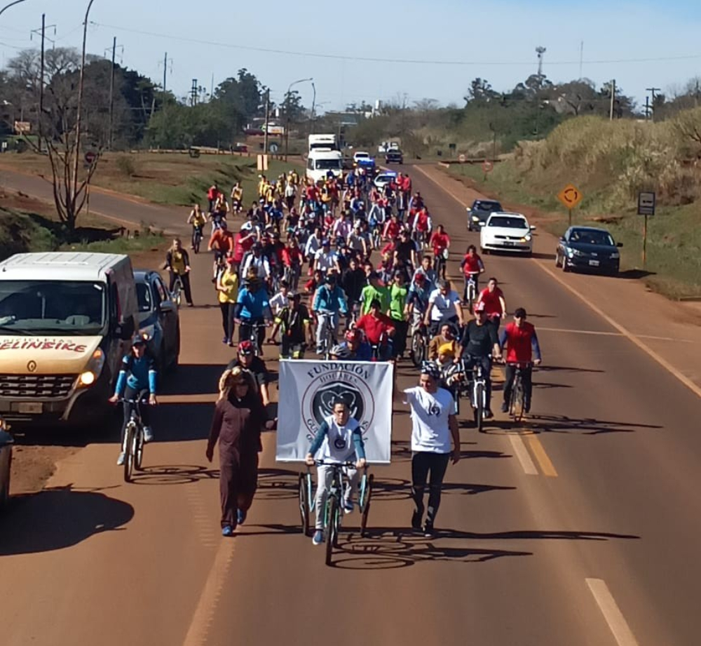 Oberá pedaleó por los hogares del Padre Hayes