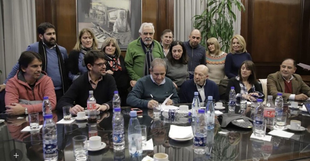 Bancarios cerraron la paritaria 2019 con un aumento del 30%