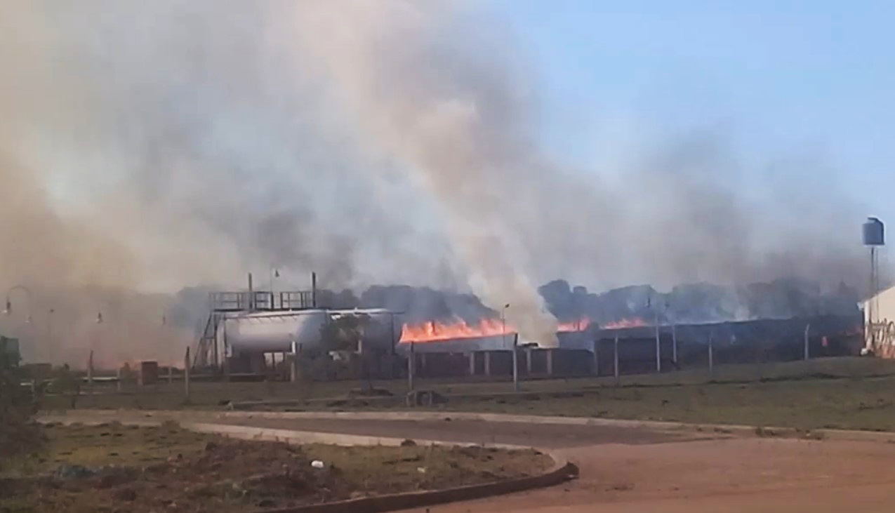 Incendio en pastizal alarmó a los pobladores de Itaembé Guazú