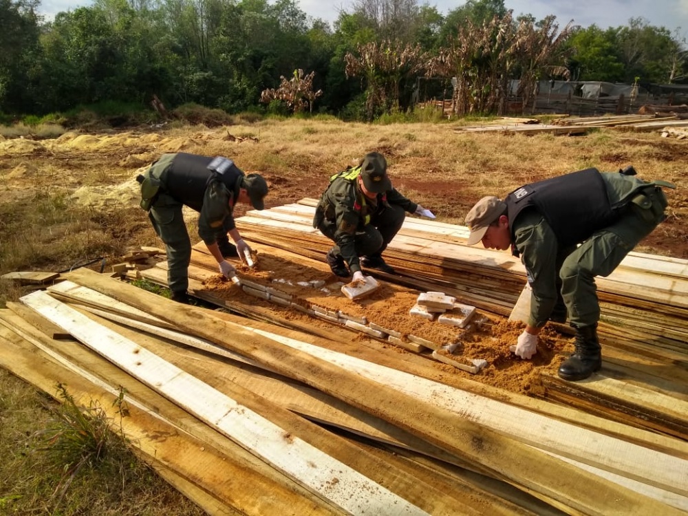 Secuestraron más de 200 kilos de marihuana y detuvieron a cinco narcos