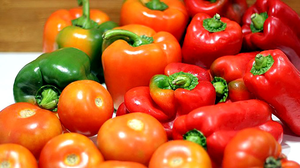 Por el clima, morrón y tomate salen más caros