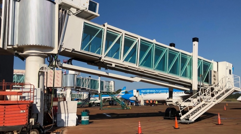 Empieza a operar la nueva manga para embarque en el Aeropuerto de Iguazú