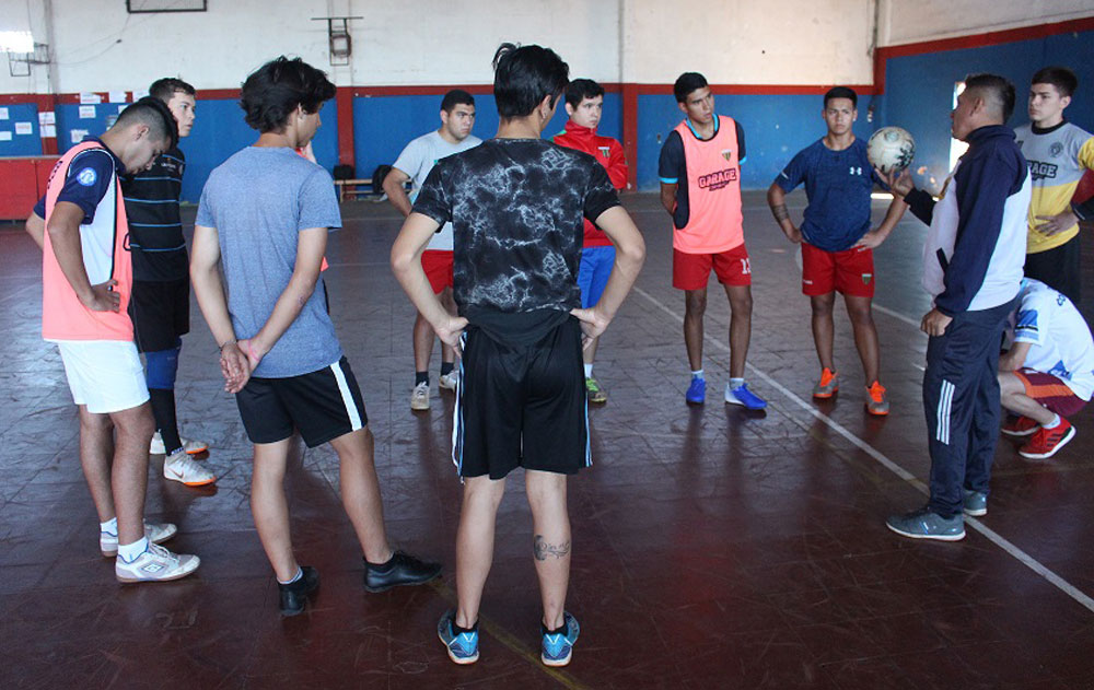 Duro debut en Mendoza