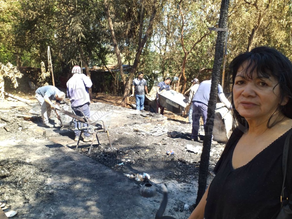 Vecina pide ayuda tras perder todo en un incendio