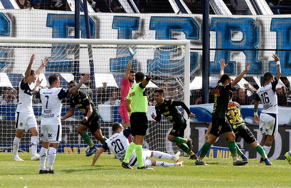 Superliga: Defensa y Justicia venció en el bosque platense