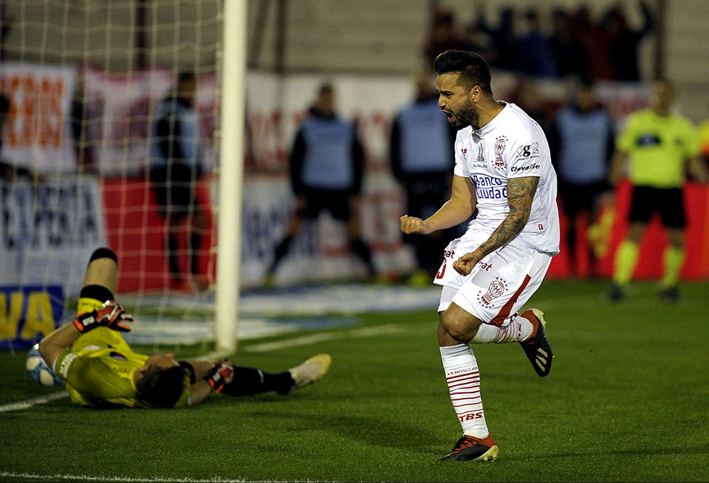 Superliga: Huracán venció a Colón y se subió a la punta