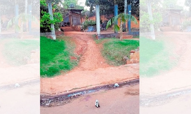 SANGRE EN LA CALLE. En el barrio Villa Alta se desató la discusión durante la tarde de ayer.
