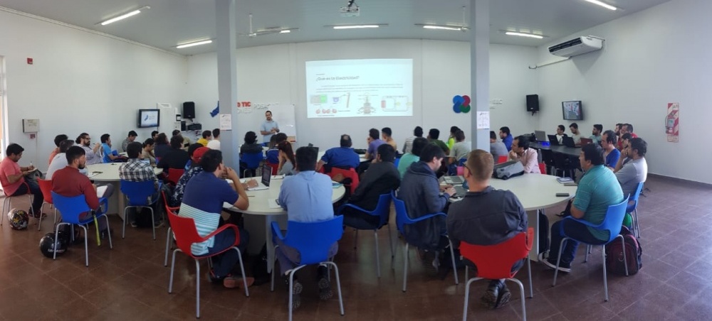 Capacitan a jóvenes para su inserción laboral