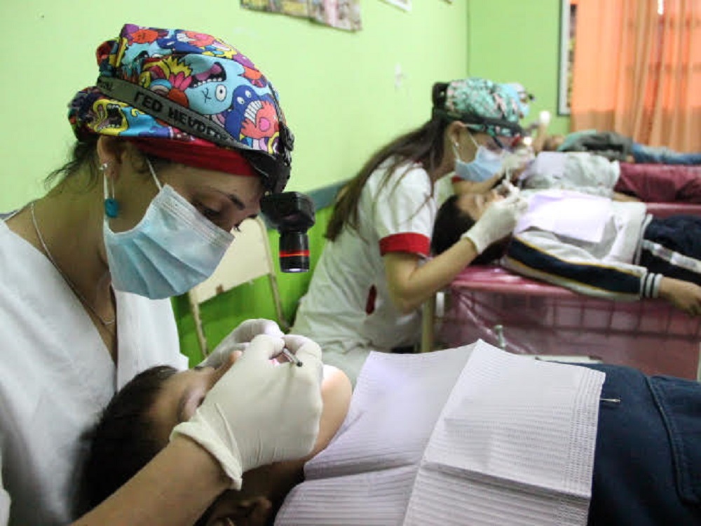 Comenzaron los operativos odontológicos coordinados entre la Provincia y la UBA