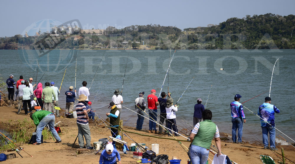 Torneo día del Médico, festejan a puro truco y pesca