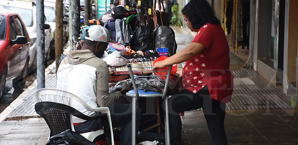 Por la crisis aumentó un 11% la venta ilegal callejera durante el último año