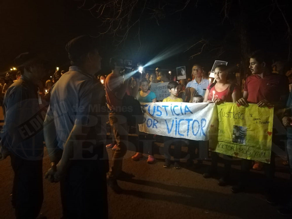 Santa Ana continúa reclamando justicia para Víctor