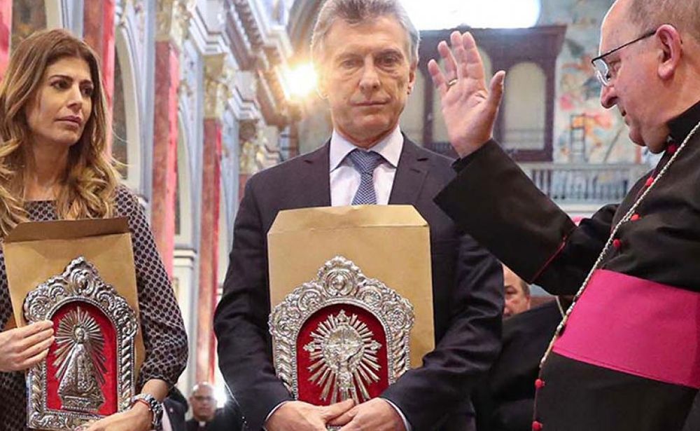 Pichetto: “Los curas críticos sobreactúan para quedar bien con el Papa”