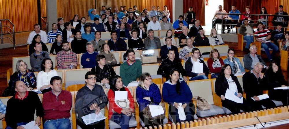 Intendentes estarían en falta por pases a planta y suba salarial